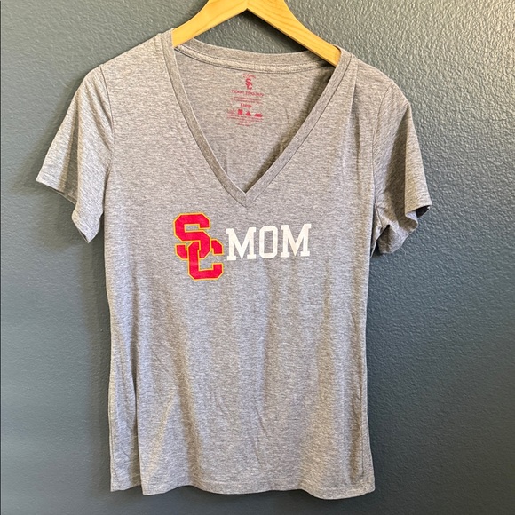 TeamTrojan Tops - USC Mom Team Trojan XL Fits Like Medium